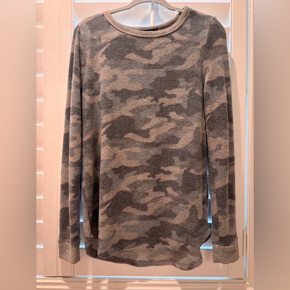 Pink Clover Nova Gray Camouflage Long Sleeve Top Super Soft Size M - Picture 3 of 8